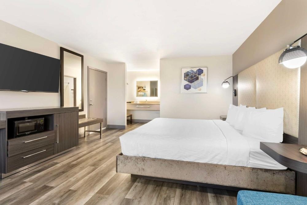 Best Western Marina State Beach